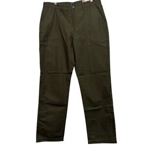 Frank and Oak men’s NWT’s Joey fatigue pants in green. Size 36